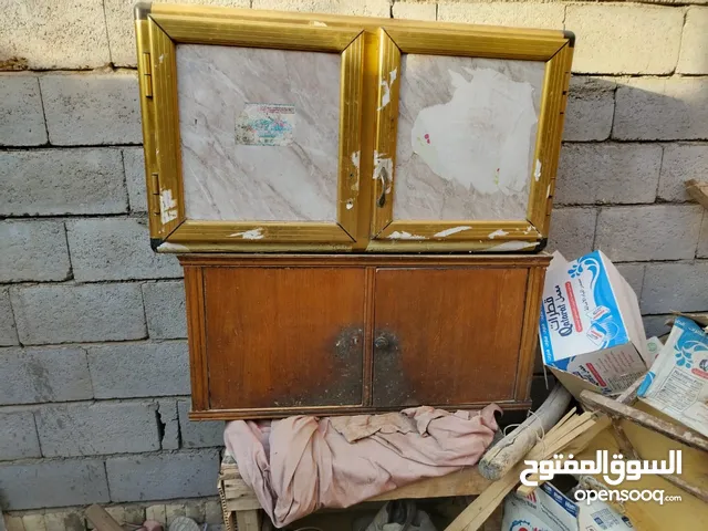 كاونتر أواني وأطباق