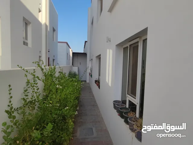 320 m2 More than 6 bedrooms Villa for Sale in Muscat Seeb