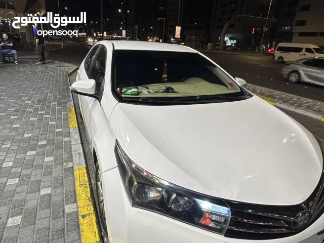 سيارة تويوتا كورولا 2015 - 1600 cc استخدام شخصي بحاله ممتازه