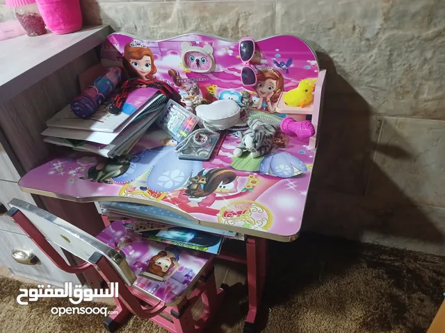 مكتب اطفال وسرير بيبي