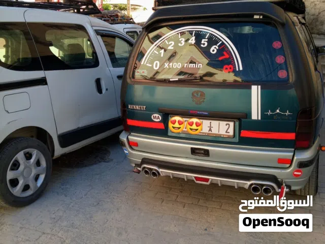 2000, رينو, اخرى