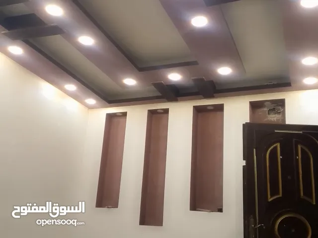 شقة للايجار طابق ثالث . حي معصوم