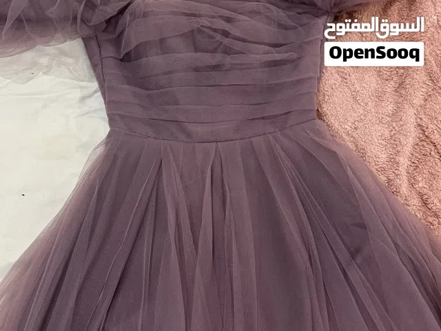 فساتين وساري هندي وعباية