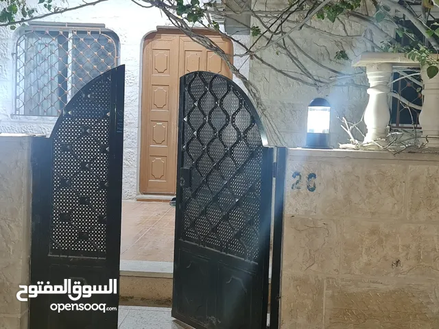 90 m2 More than 6 bedrooms Townhouse for Sale in Zarqa Al Tatweer Al Hadari Rusaifah