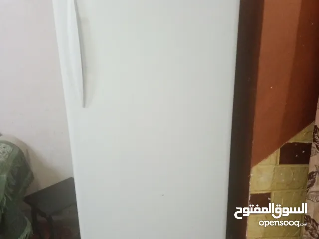 فريزر بحاله ممتازه ع وكاله مرتب بتبرد وجميله الله يبارك لصاحب النصيب قابل للتفاوض بشي بسيط