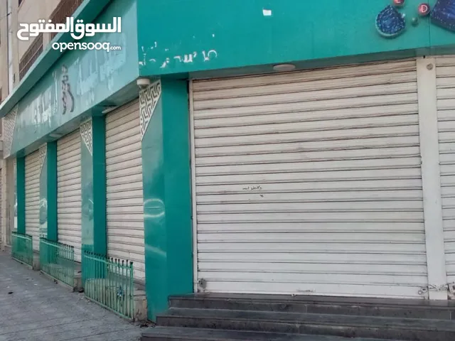 خمسة محلات للايجار كيرف على شارعين بموقع مميز جدا في ماركا الشمالية