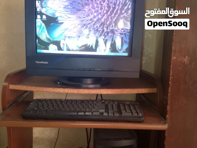 كمبيوتر موديل قديم شغال
