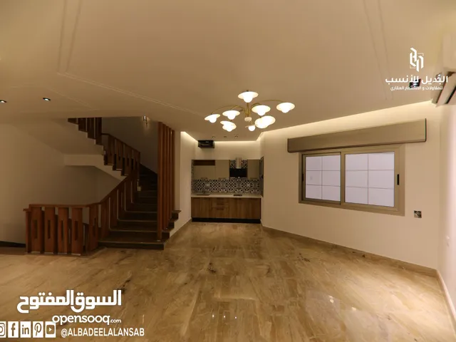 320 m2 More than 6 bedrooms Villa for Rent in Tripoli Zanatah
