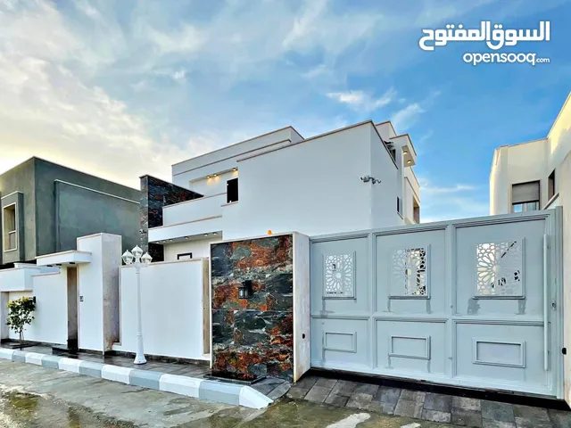 288 m2 4 Bedrooms Villa for Sale in Tripoli Ain Zara