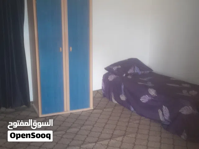 لاجار دور ارضي صغير مفروش لعازب طريق السدرة علي الريسي