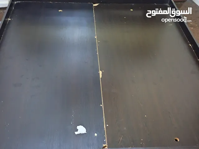تخت مفرد ونص بحاله جيده مع بيرو مراي