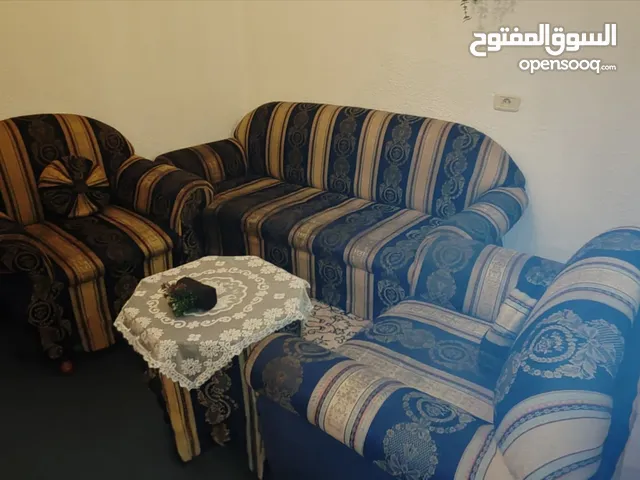 كنبة واربعه كراسي