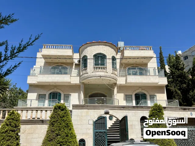 فيلا ثلاث طوابق مع مسبح داخلي في أجمل مناطق عمان