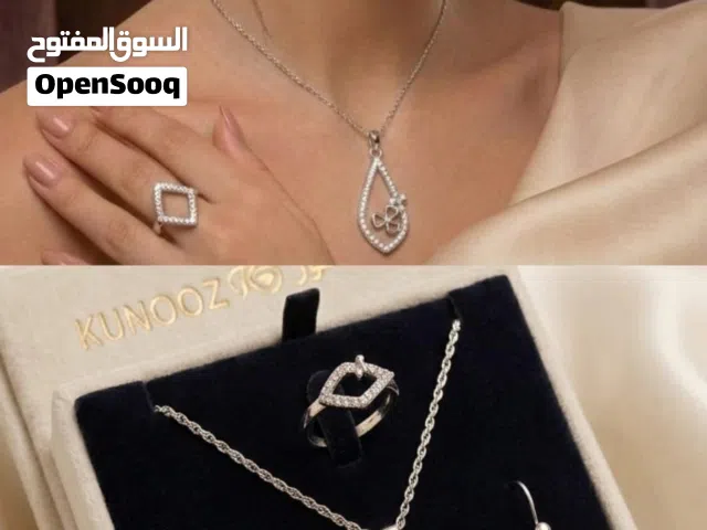 تنزيلات على عقود للبنات جدا جميلات سارعوا بالحجز حلوات ما عليك غير تحجزي من معنا و تفرحي فيهن للمناس