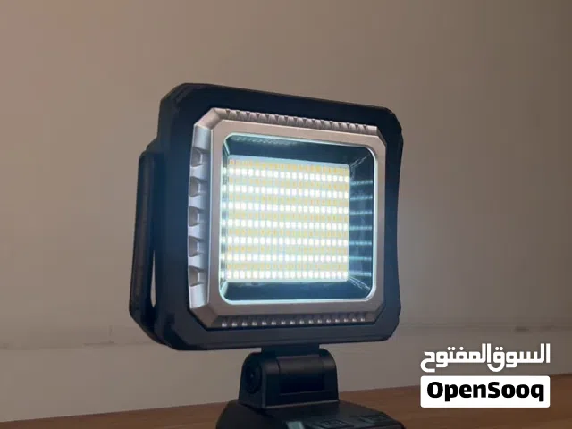 كشاف مع بطارية شحن وتوصيلنا مجاني