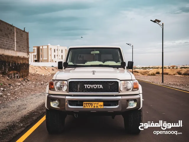 Toyota Land Cruiser 2017 in Muscat