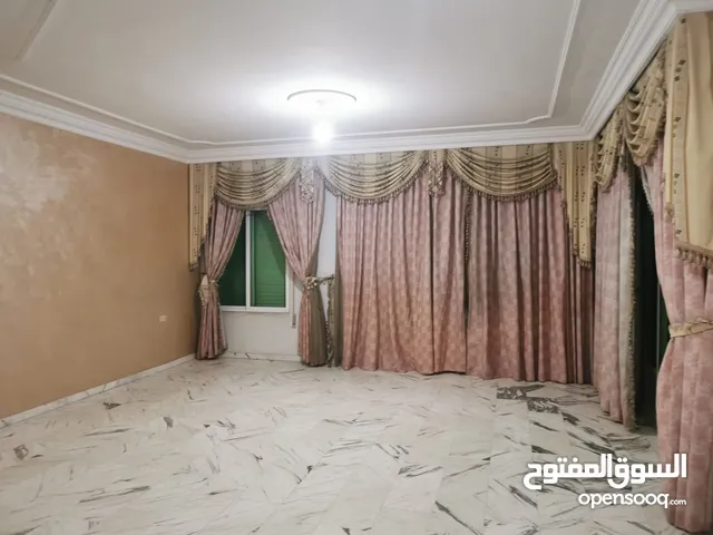 شقة للبيع في الشميساني ط2مساحه 231م