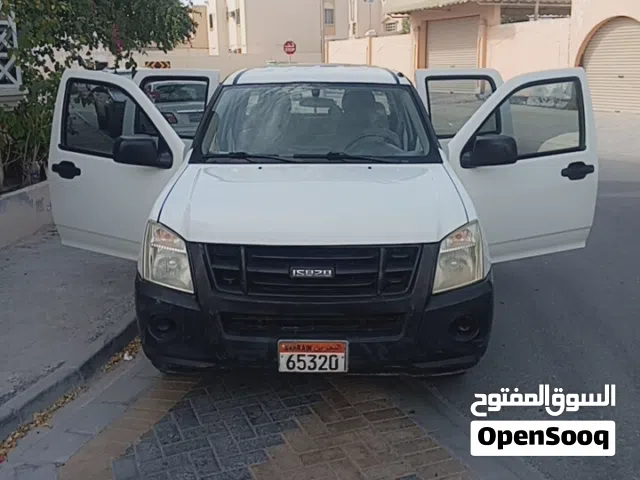 2009 ايسوزو D-ماكس Standard