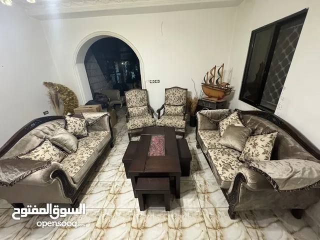 طقم كنبايات و طاولة سفرة تفصييييل