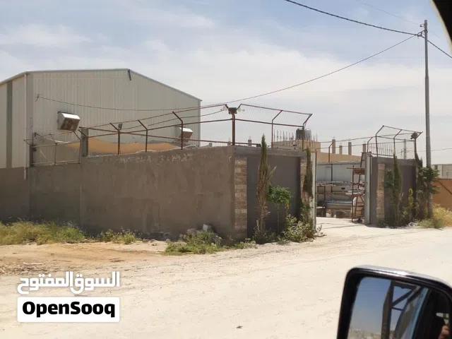 هنجر صناعي للبيع  مساحة الأرض 540 متر مربع  مساحة البناء 330 متر مربع