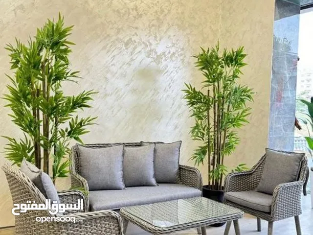 جميع اثاث المكتبة وديكورات