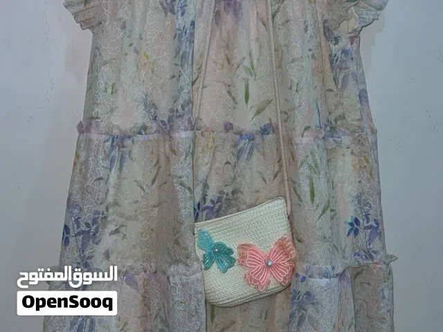 فستان مستعمل نظيف مع شنطه