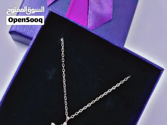 قلادة فضة صناعة إيطالي ختم (عيار 925) موديل نازك جداً للبيع  جديدة غير مستخدم ب 15 الف بيها مجال