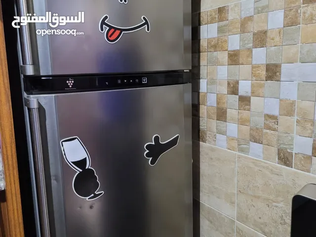 ثلاجه شارب استعمال بسيط جدا كفاله 10 سنين للبيع سعر 250 دينار