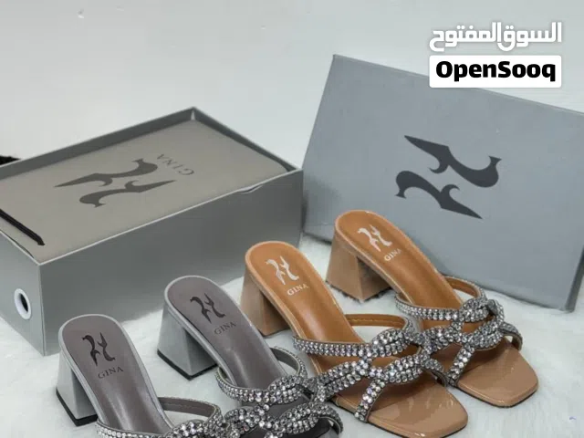 شوزات نسائي