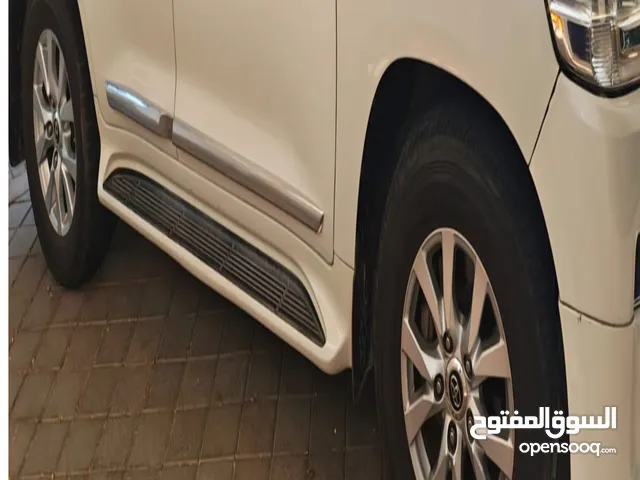 رنجات لاند كروزر حاله وكاله العدد 4 مستخدمات سنتين فقط