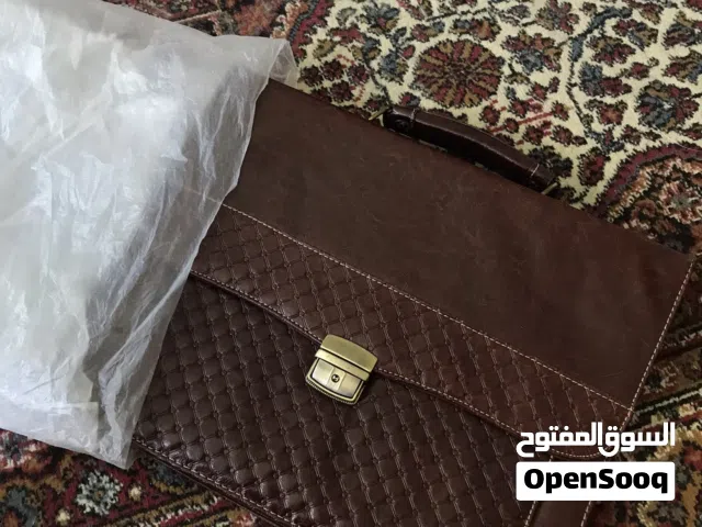 حقيبة عمل جلد