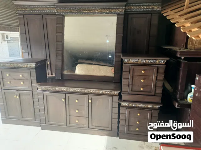 غرفة نوم تفصيل مع ملحق  خشب لاتيه