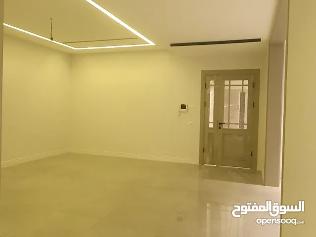 235 m2 4 Bedrooms Apartments for Sale in Tripoli Al-Nofliyen