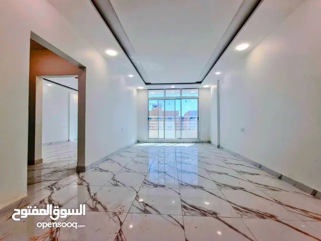 مدينةالحد/شقة راقية للبيع جديدة وتشطيب راقي المبنى مكون من 4طوابق