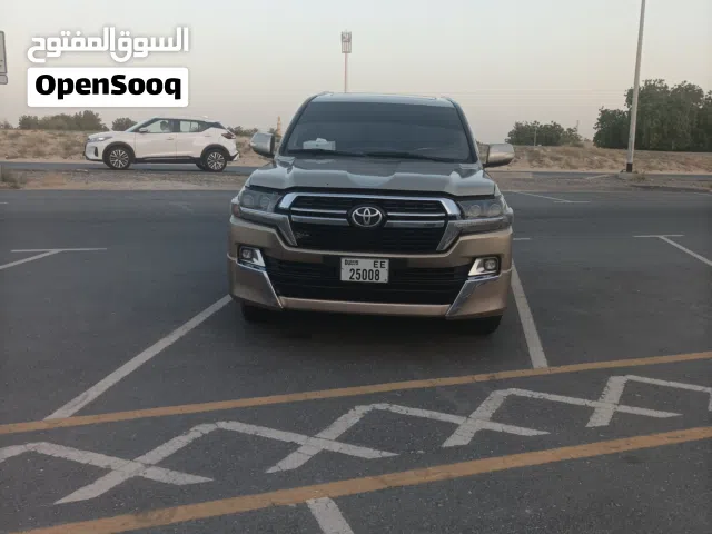 2011 تويوتا لاند كروزر VXR
