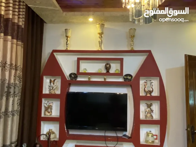 180 m2 5 Bedrooms Apartments for Sale in Amman Umm Nowarah