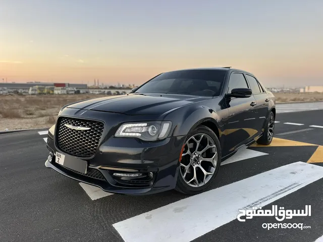Used Chrysler 300 in Sharjah