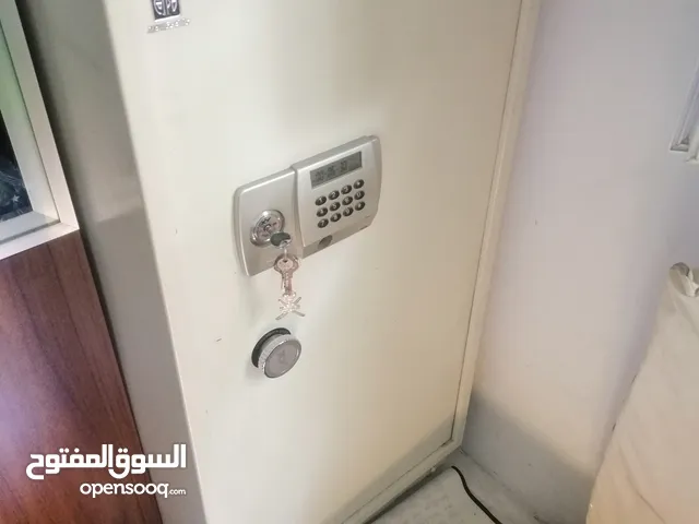 خزانه للبيع مستعمل