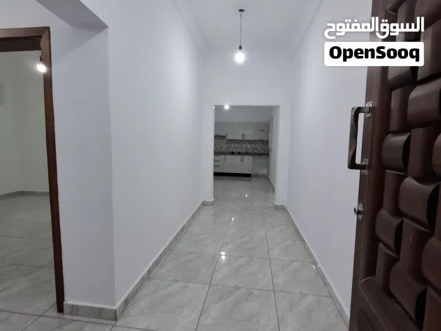 شقة للإيجار الشهري - السبعة قرب مسجد التوبة موقع ممتاز قريب من جميع الخدمات - تشطيب كويس