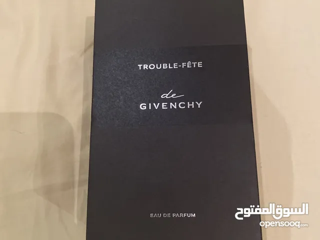 Givenchy - TROUBLE-FÉTE de Givenchy
