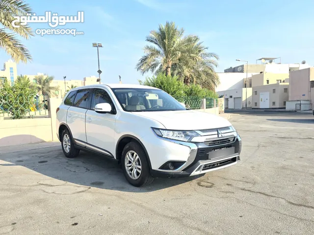 *MITSUBISHI OUTLANDER 4×4* **Agency Bahrain* *Model - 2020* *Km - 59k km* Engine - 2.4L Color –