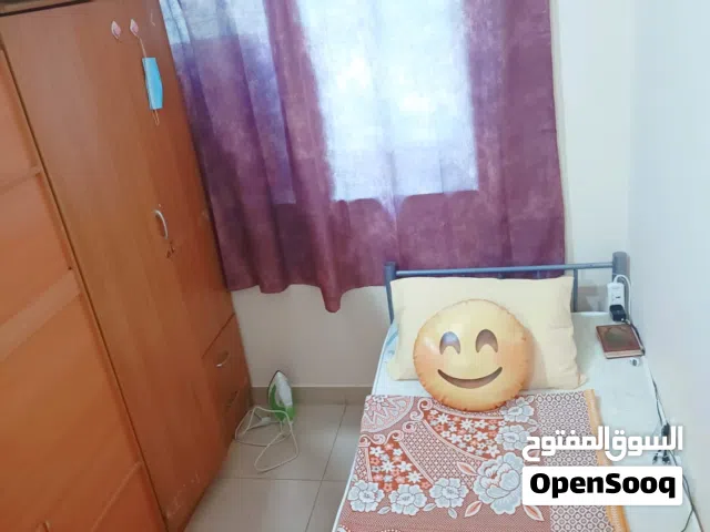 سرير لايجار