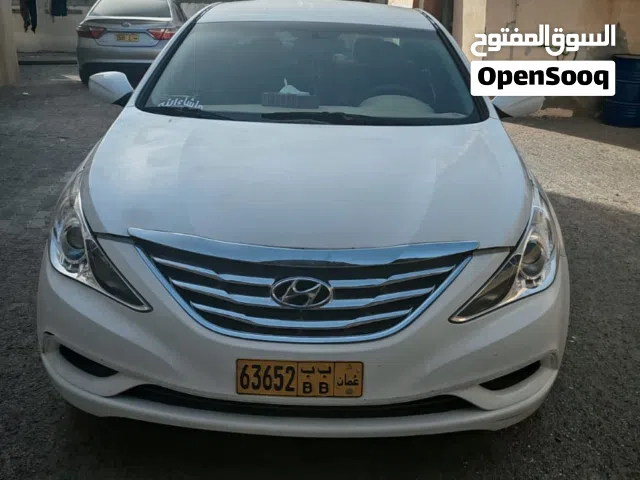 2014 Hyundai Sonata Sedan with Fully Loaded Features and Excellent Condition