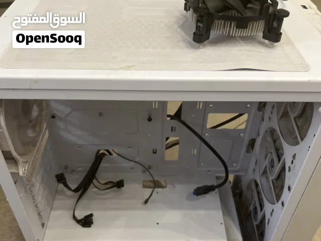 Pc case ‘with no glass’ white with cpu cooler