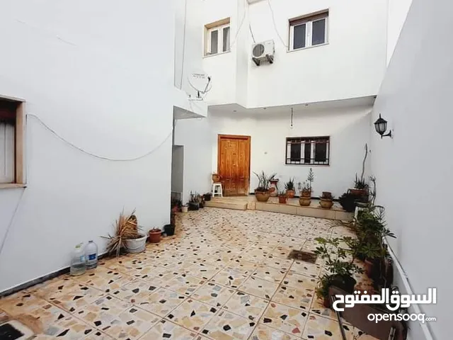 200m2 More than 6 bedrooms Townhouse for Sale in Tripoli Alfornaj