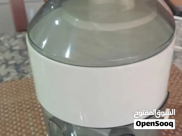 عصارة فواكه مستعمل بحالة جيدة