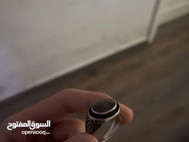 خاتم فضة و حجر اسود غير مستعمل ابدا و بدون صندوق