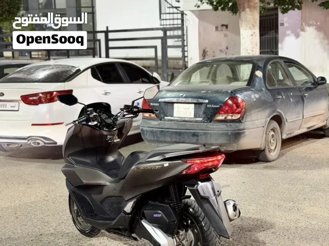 2025 هوندا PCX150