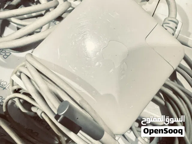 شواحن ماك برو وسماعات إيفون اصليه