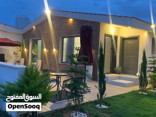 استراحة جميلة وراقية علي طريقة البناء الأوروبي في القويعة بالقرب من قرية HTالسياحية